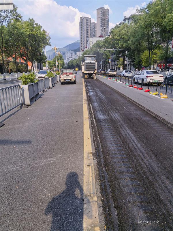 三明市区江滨路“去年挖完今年又修”?城管局:系不同工程(图1)